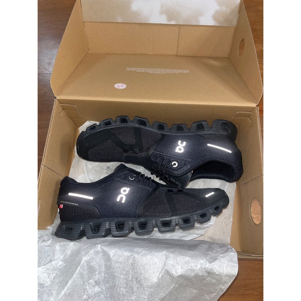 On Cloud 5 in Sneakers in All Black 9.5 New wth Box Mens Athletic Shoes - Picture 5 of 15